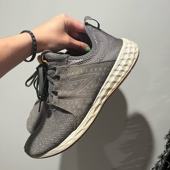 New Balance - Picture 1 of 4